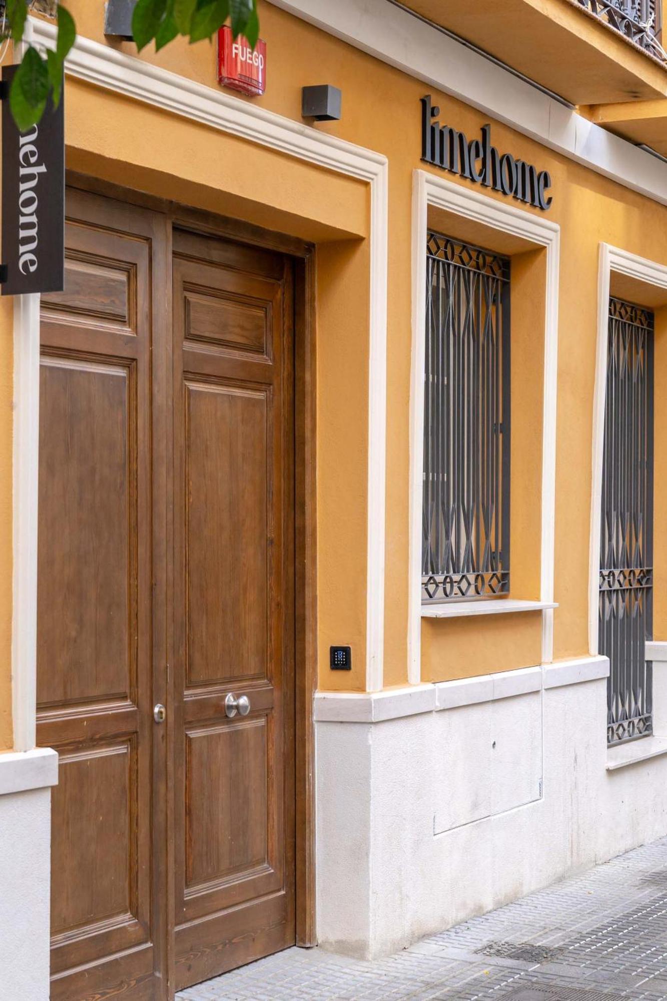Limehome Malaga Calle Victoria Exterior photo
