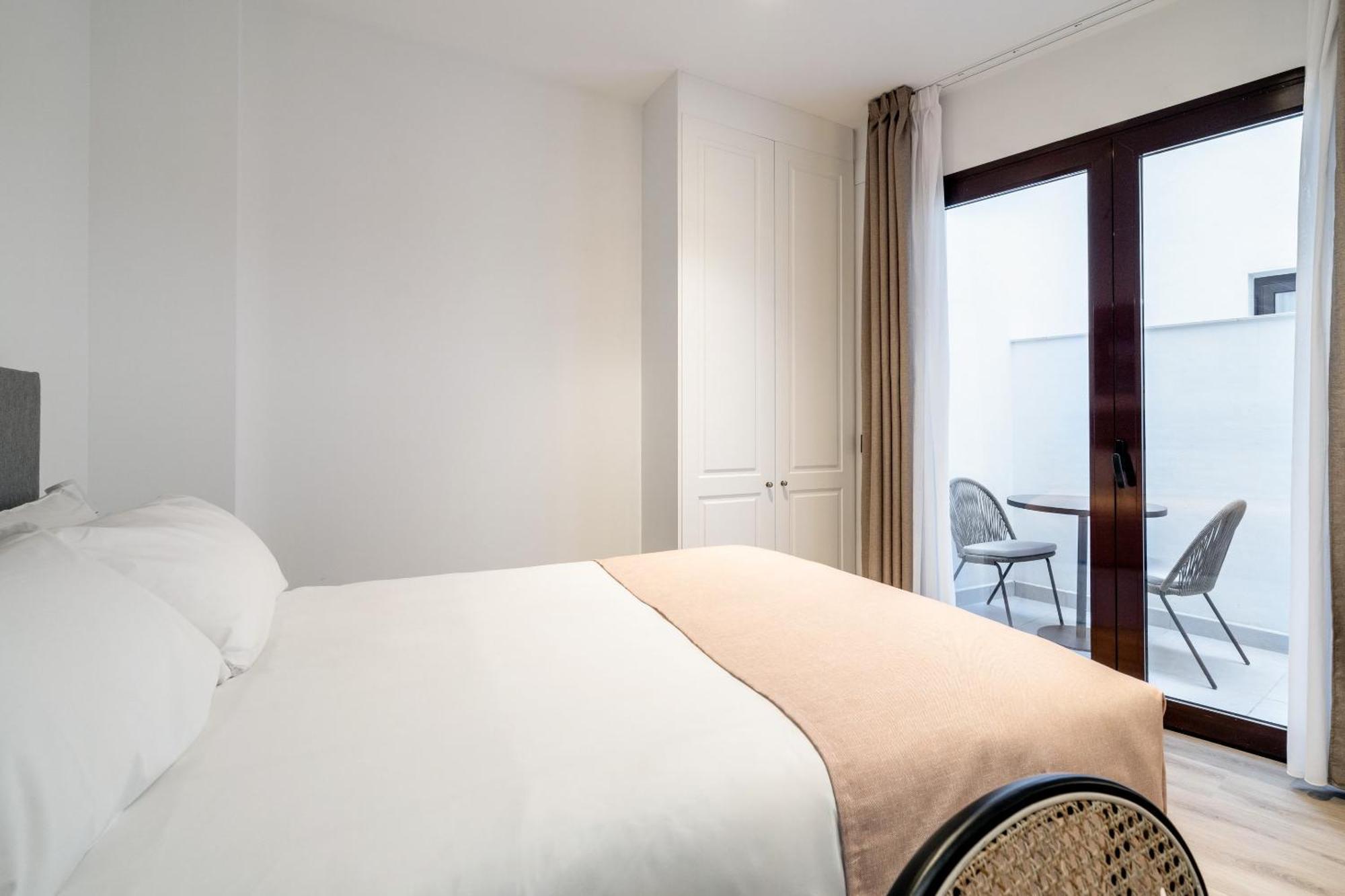 Limehome Malaga Calle Victoria Room photo