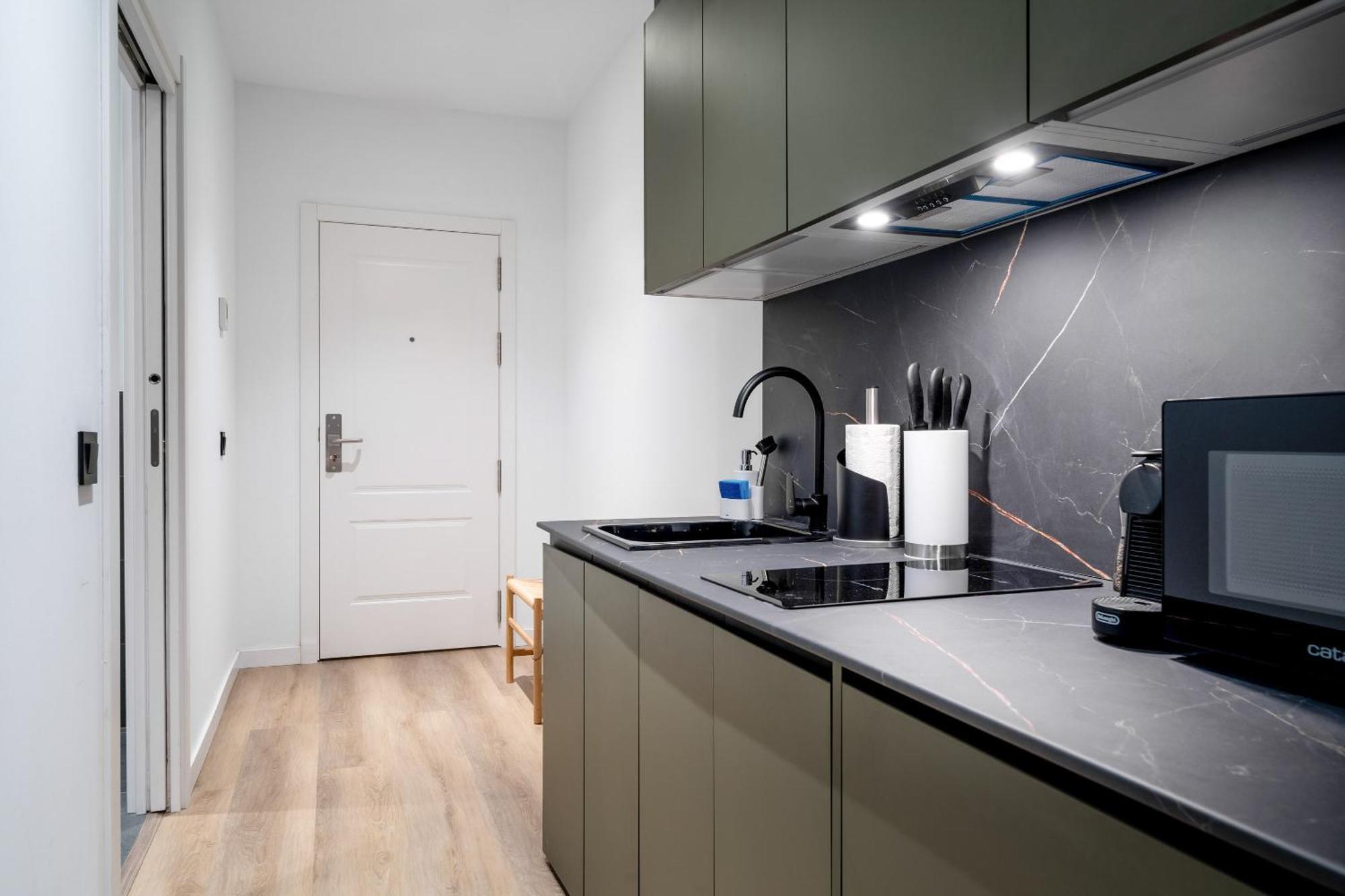 Limehome Malaga Calle Victoria Room photo