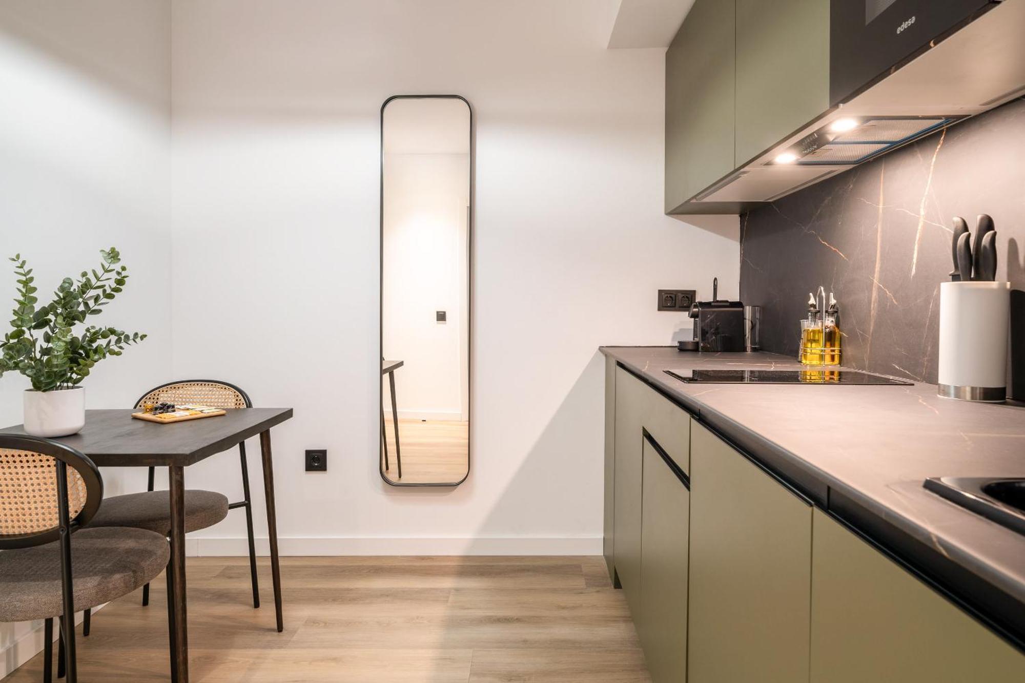 Limehome Malaga Calle Victoria Room photo
