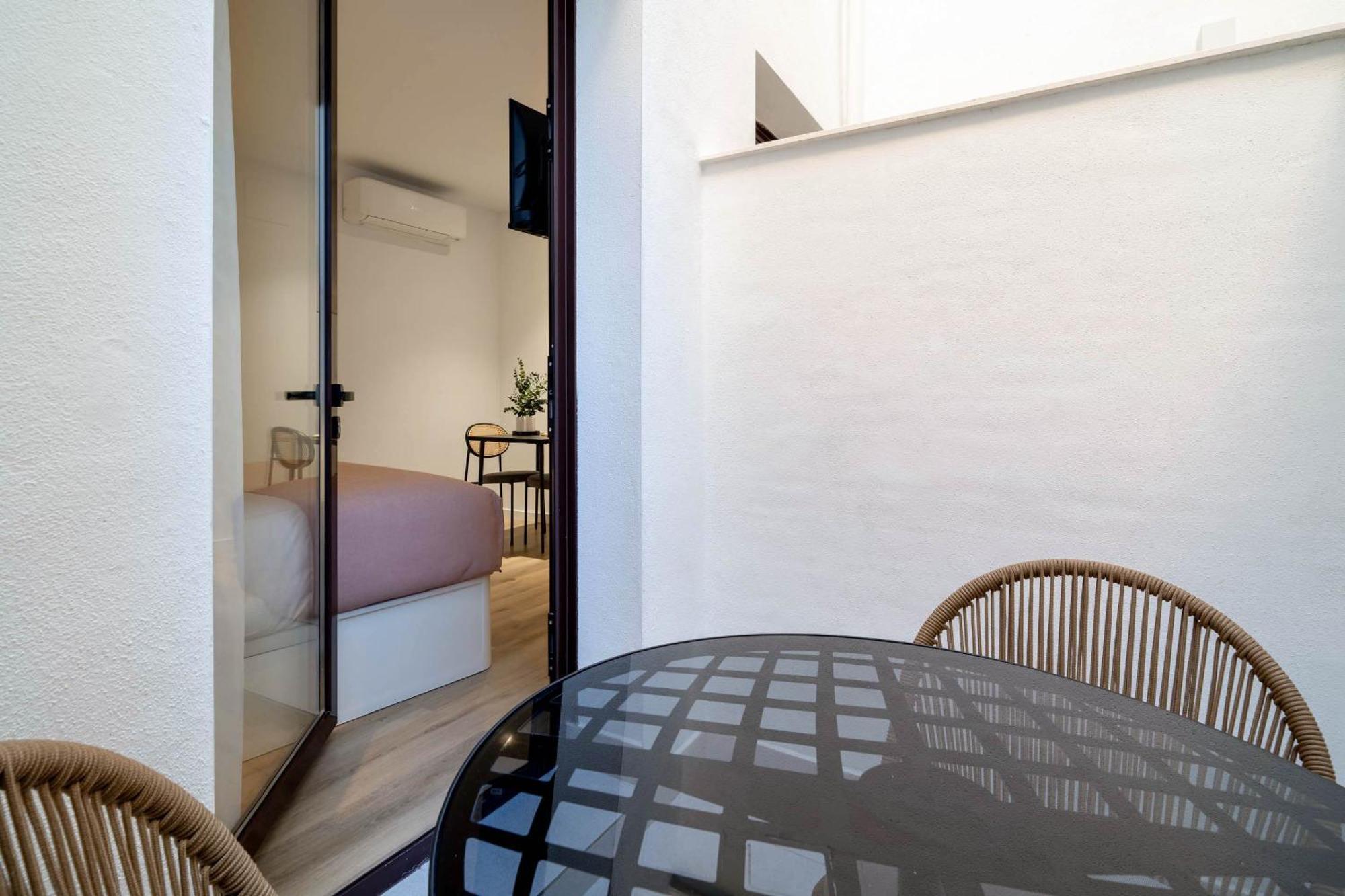 Limehome Malaga Calle Victoria Room photo