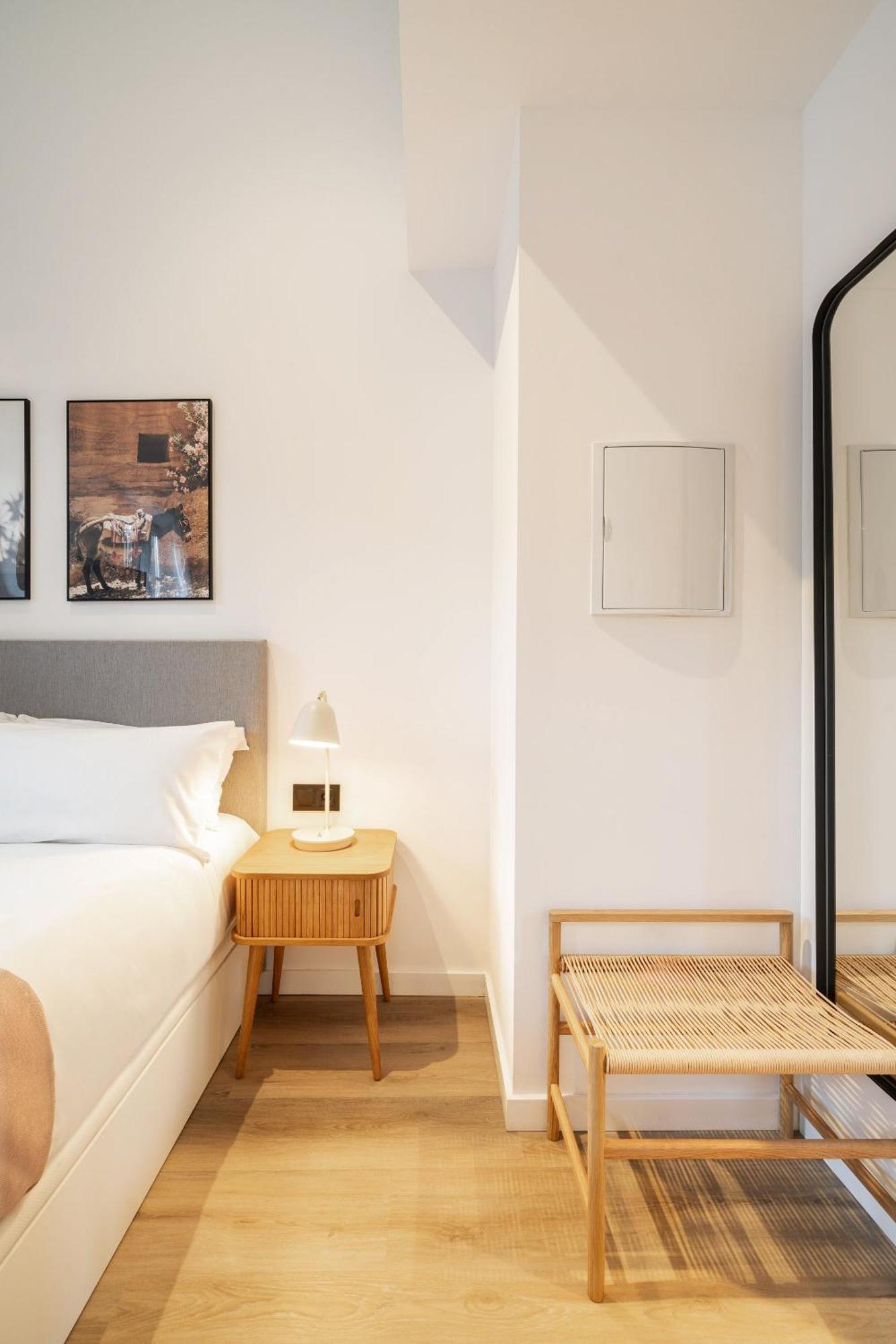 Limehome Malaga Calle Victoria Room photo